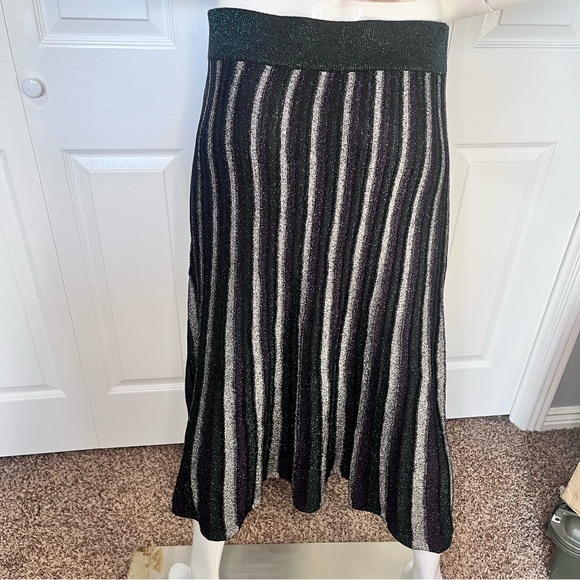 ***💲BOGO💲*** Green purple and silver sparkle knit skirt - Picture 3 of 6
